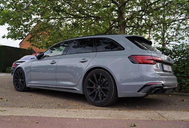 Audi RS4 Avant B9