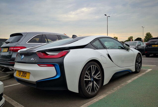 BMW i8