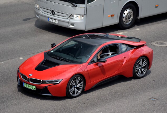 BMW i8 Protonic Red Edition