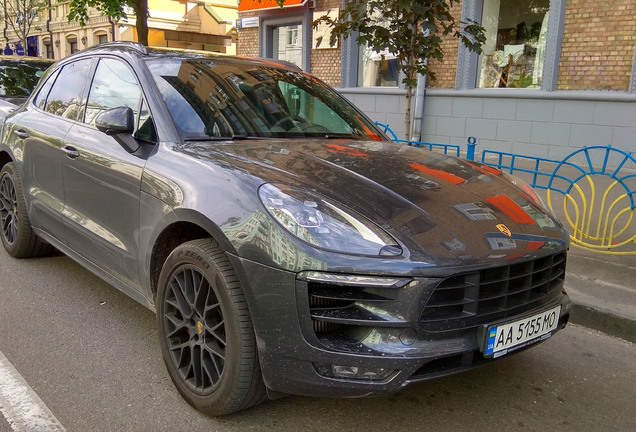 Porsche 95B Macan GTS