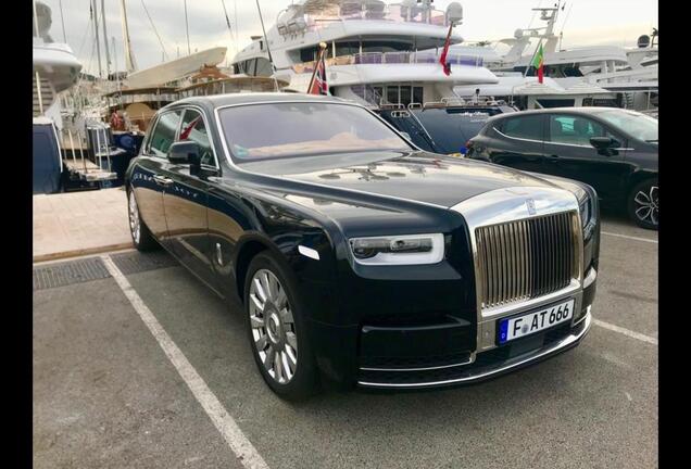 Rolls-Royce Phantom VIII EWB