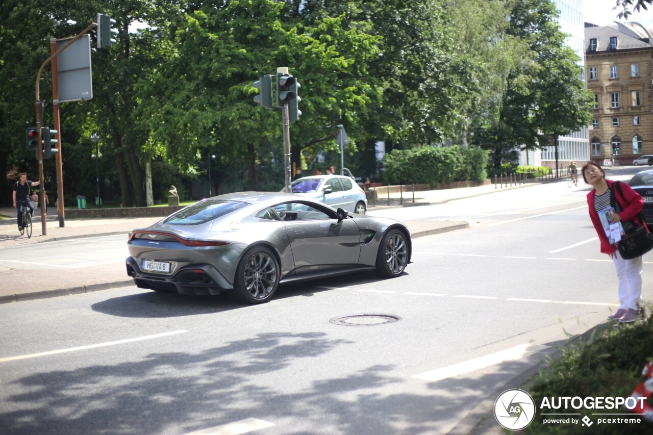 Aston Martin V8 Vantage 2018