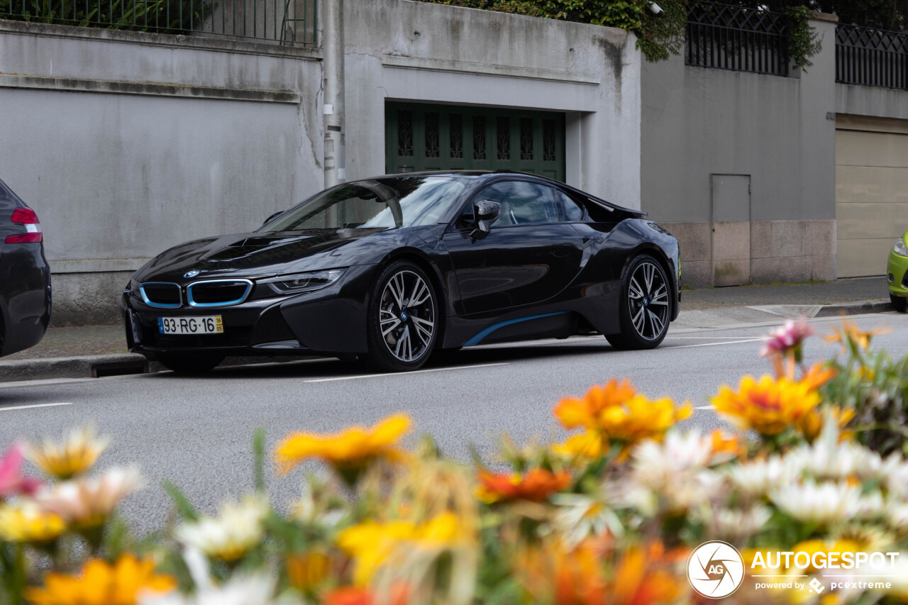 BMW i8