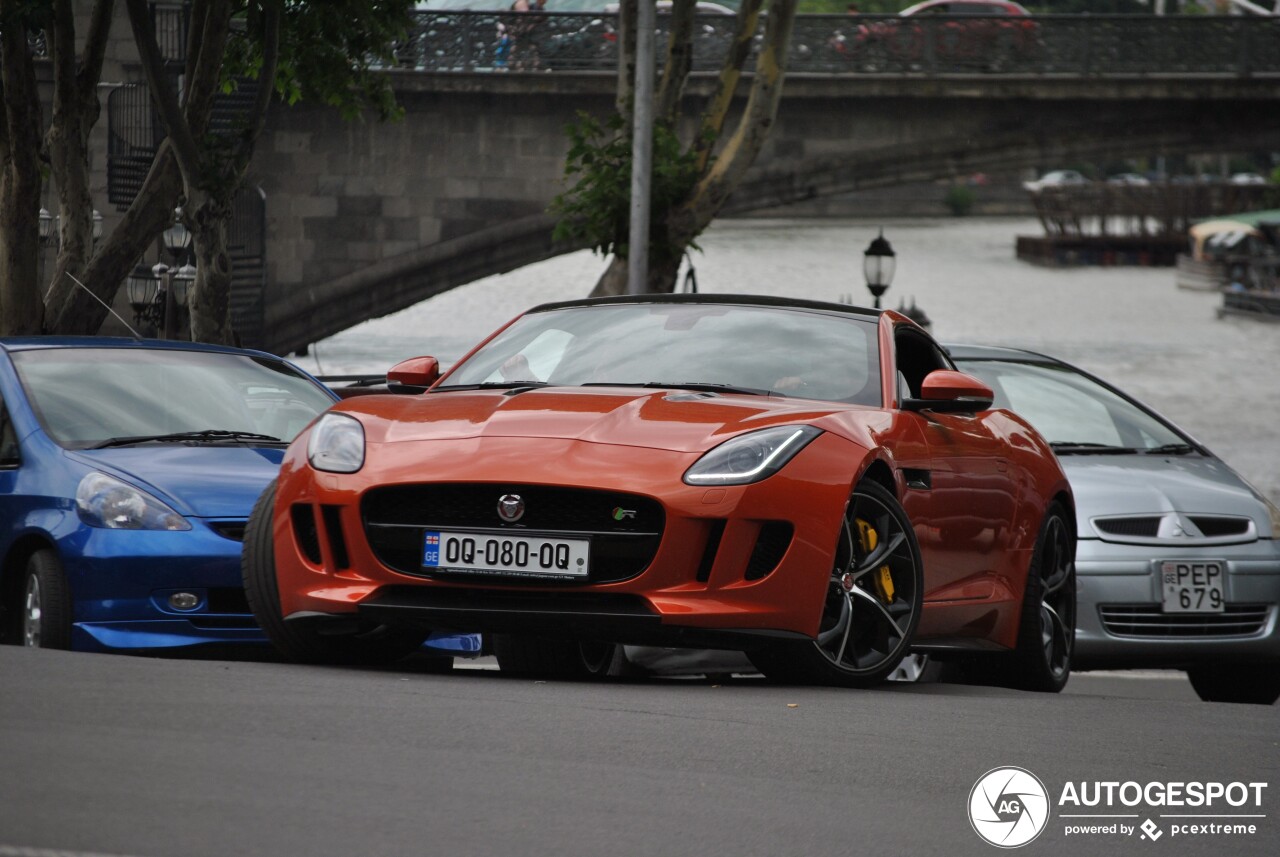 Jaguar F-TYPE R Coupé