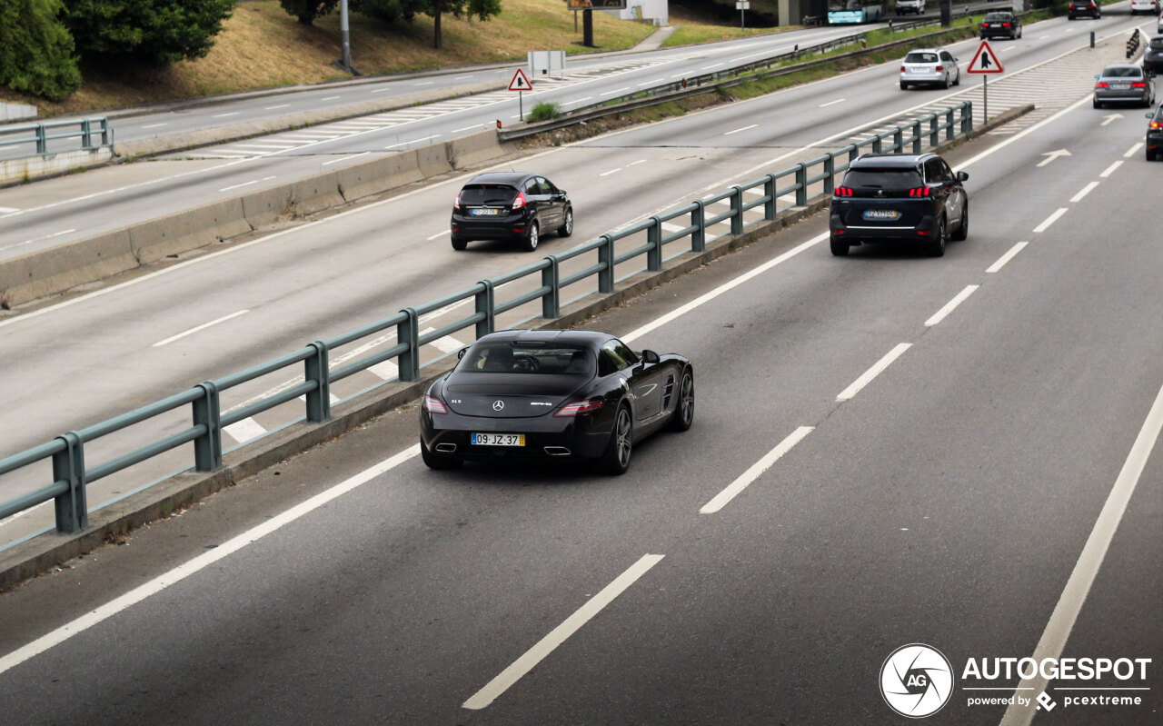 Mercedes-Benz SLS AMG