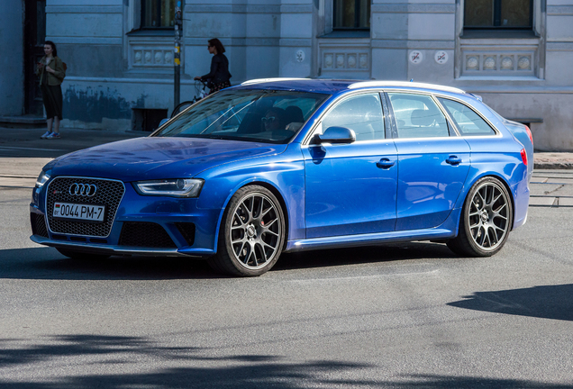 Audi RS4 Avant B8