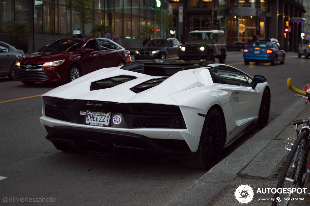 Lamborghini Aventador S LP740-4 Roadster