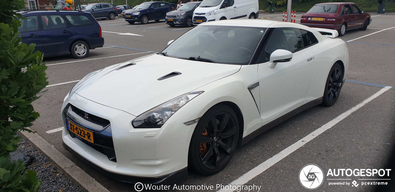 Nissan GT-R