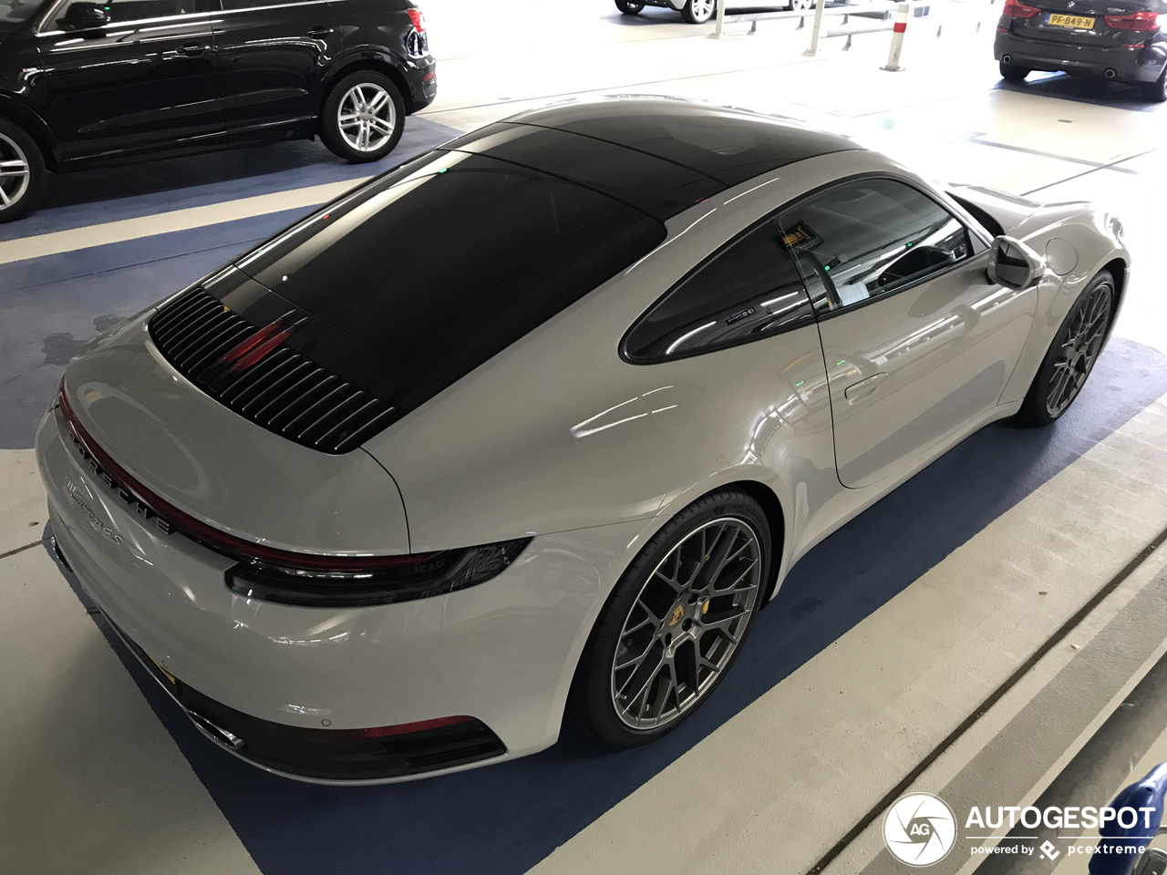 Porsche 992 Carrera 4S