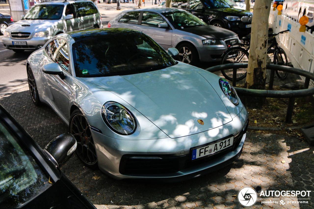 Porsche 992 Carrera 4S