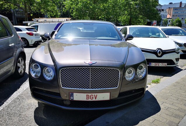 Bentley Flying Spur V8