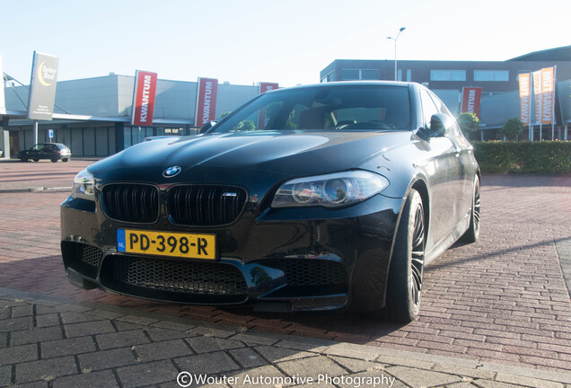 BMW M5 F10 2011