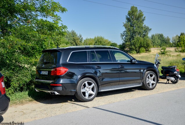 Mercedes-Benz GL 63 AMG X166