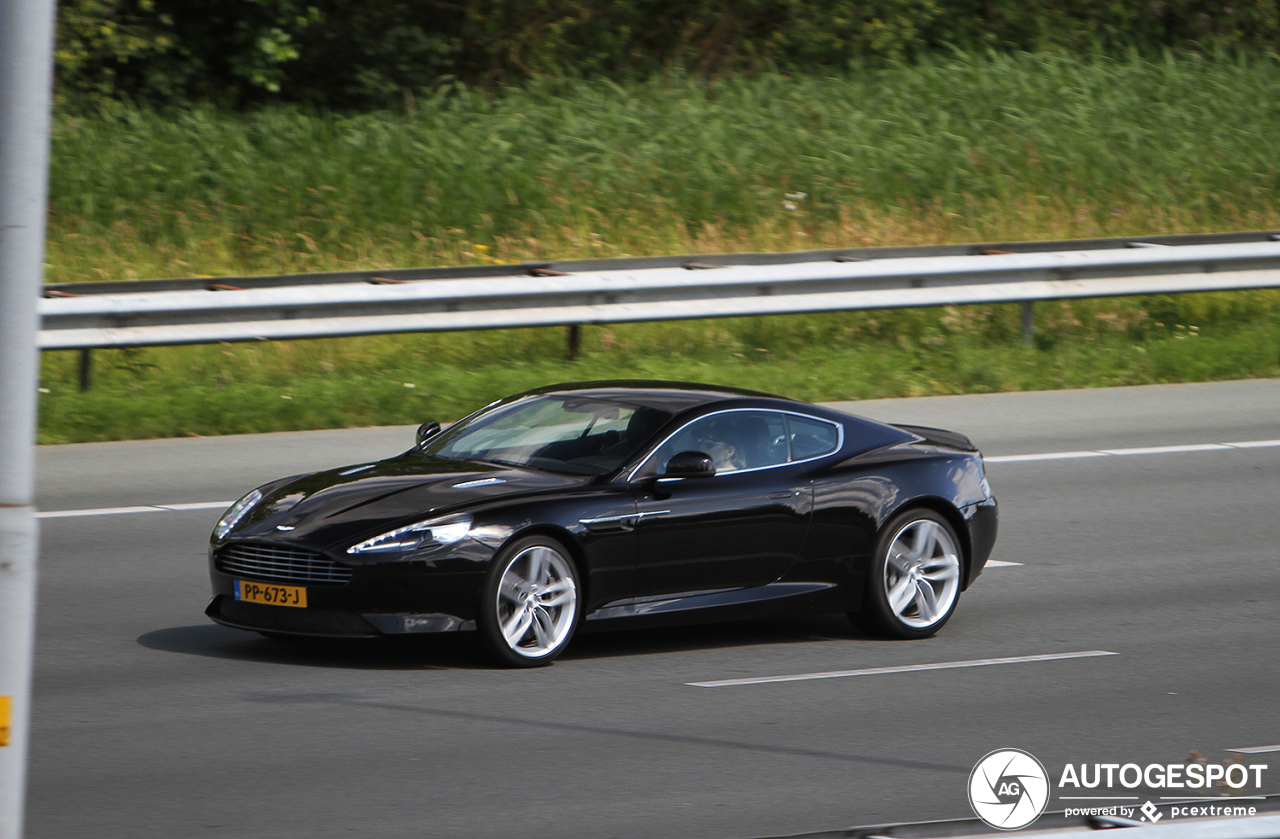 Aston Martin DB9 2013