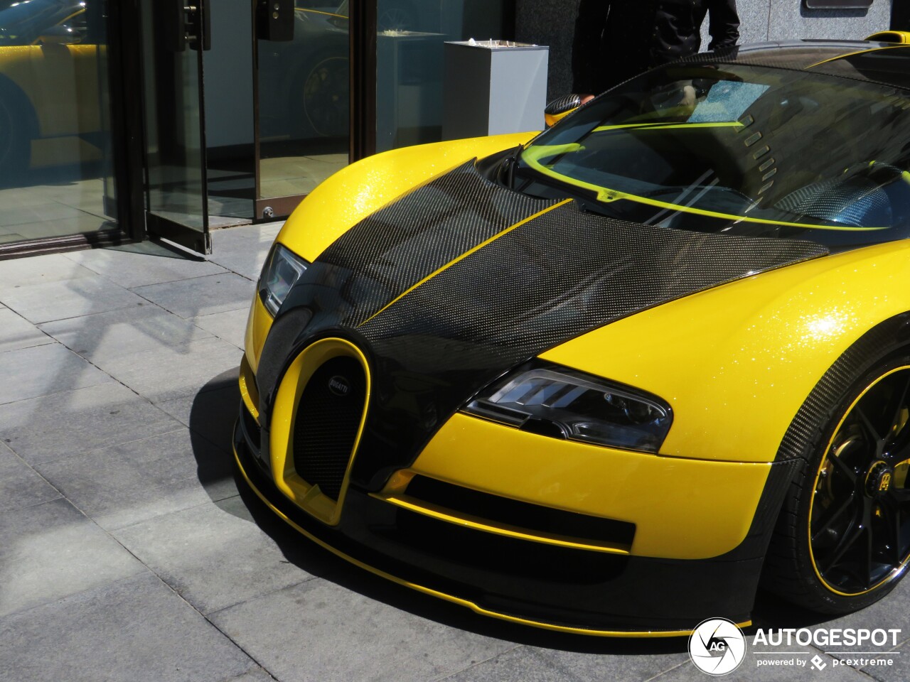 Bugatti Veyron 16.4 Oakley Design