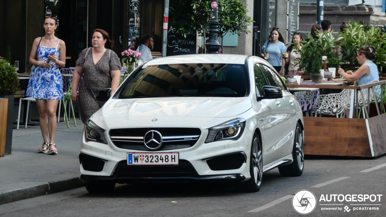 Mercedes-Benz CLA 45 AMG Shooting Brake