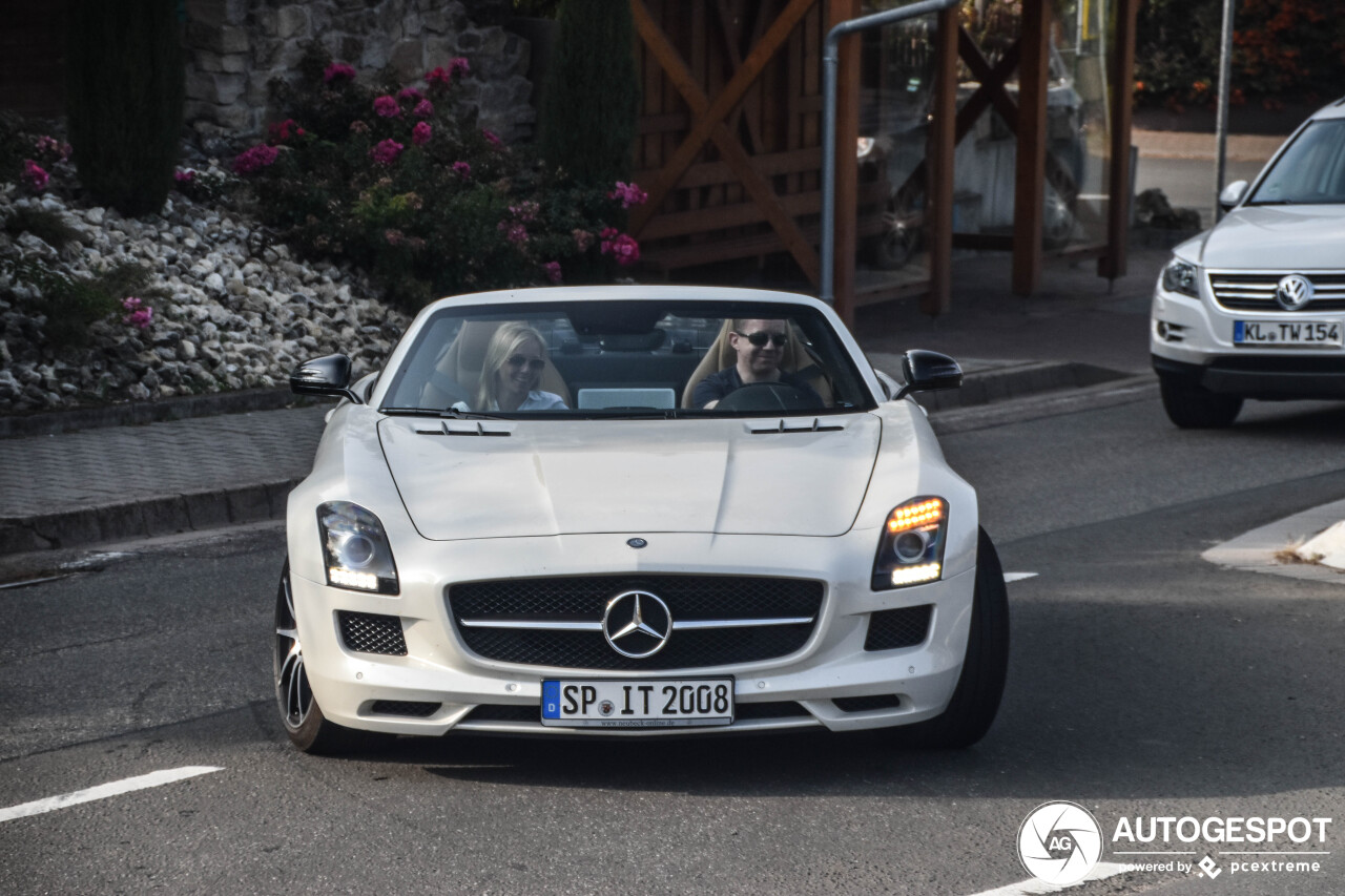 Mercedes-Benz SLS AMG GT Roadster