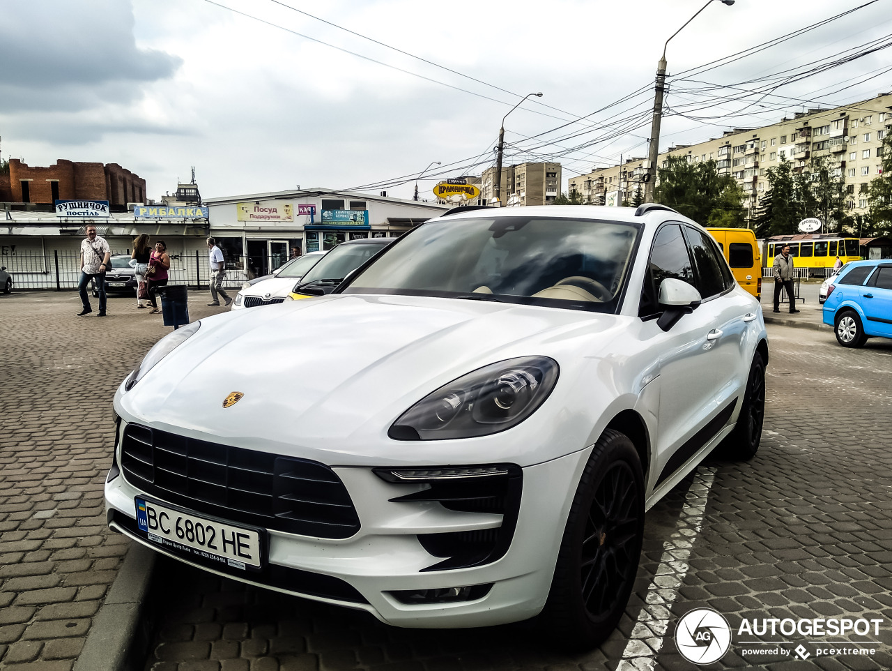 Porsche 95B Macan GTS