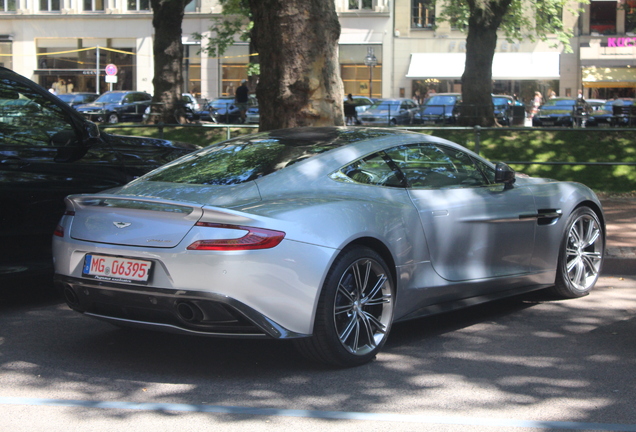 Aston Martin Vanquish 2013