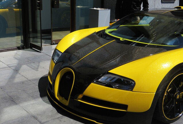 Bugatti Veyron 16.4 Oakley Design