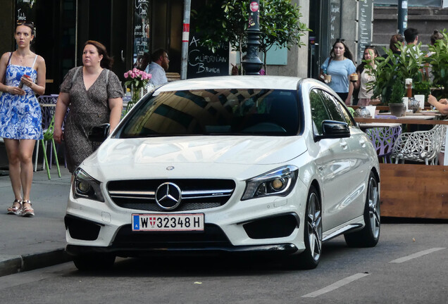 Mercedes-Benz CLA 45 AMG Shooting Brake