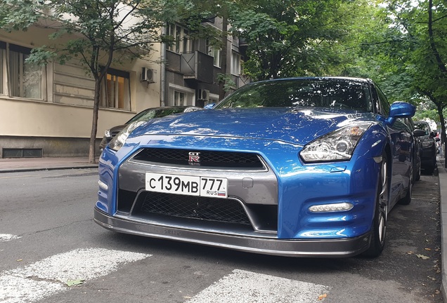 Nissan GT-R 2012