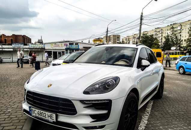 Porsche 95B Macan GTS