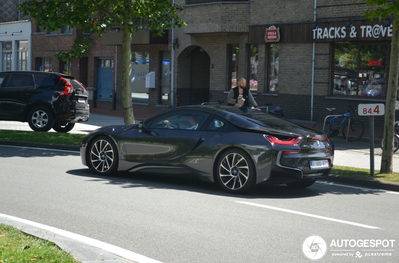 BMW i8