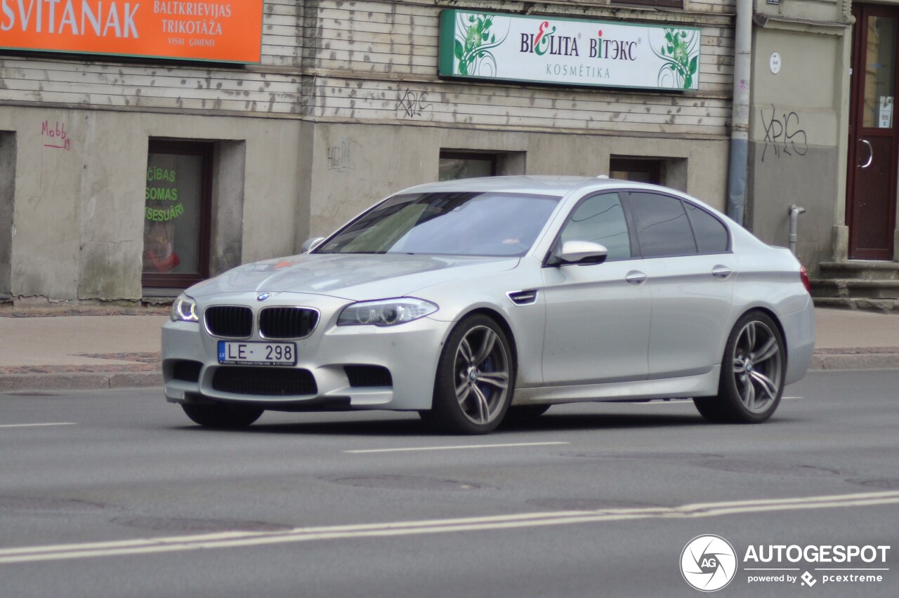 BMW M5 F10 2011