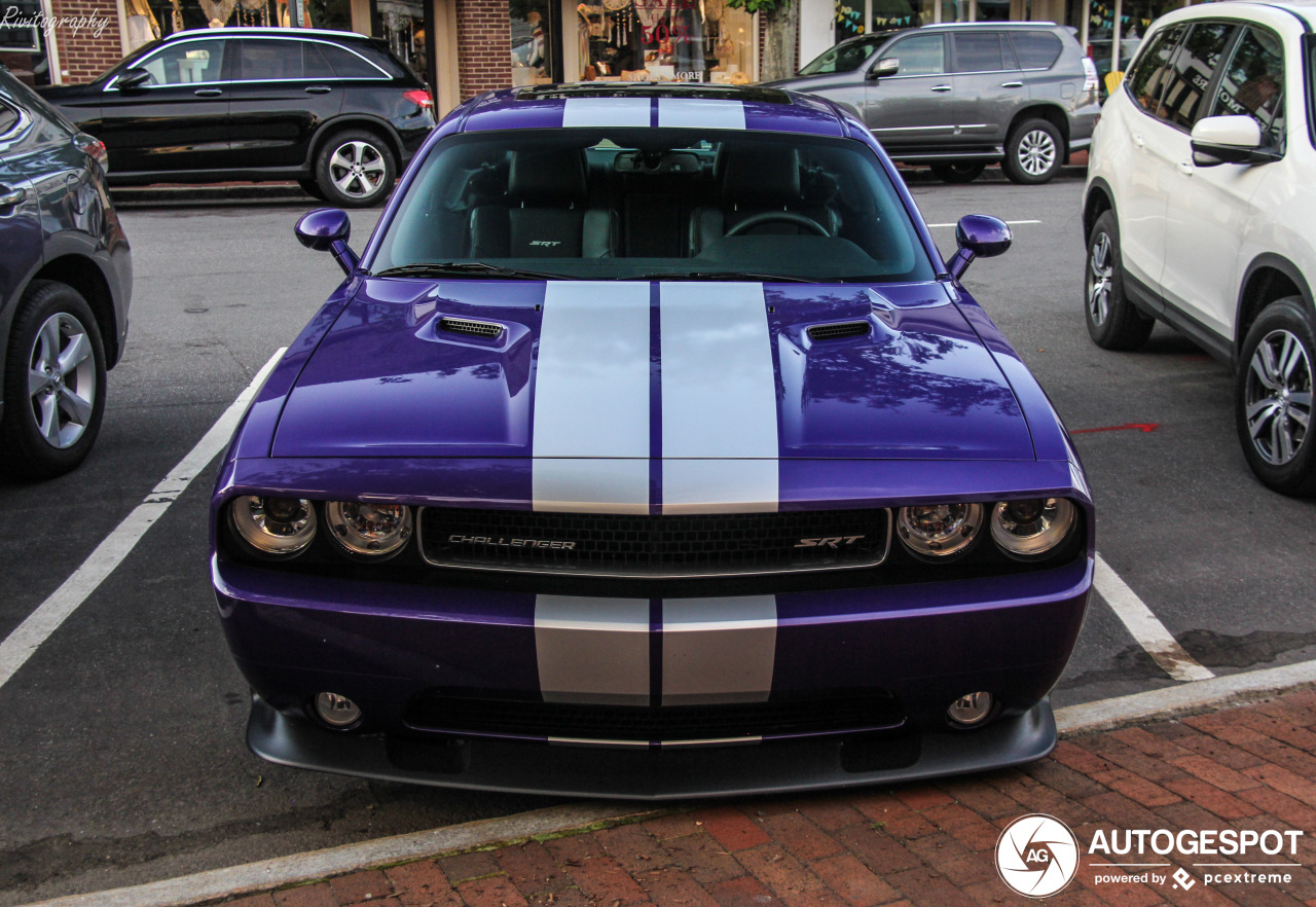 Dodge Challenger SRT-8 392