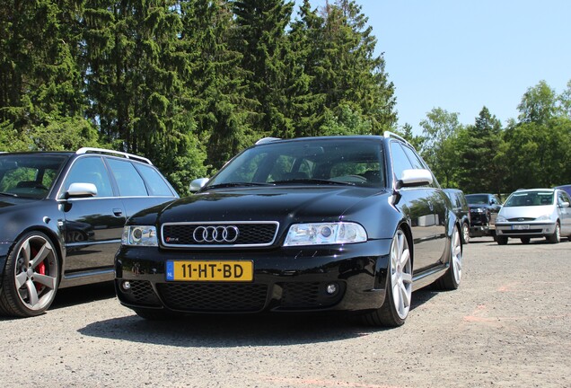 Audi RS4 Avant B5