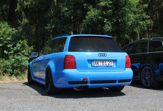 Audi RS4 Avant B5