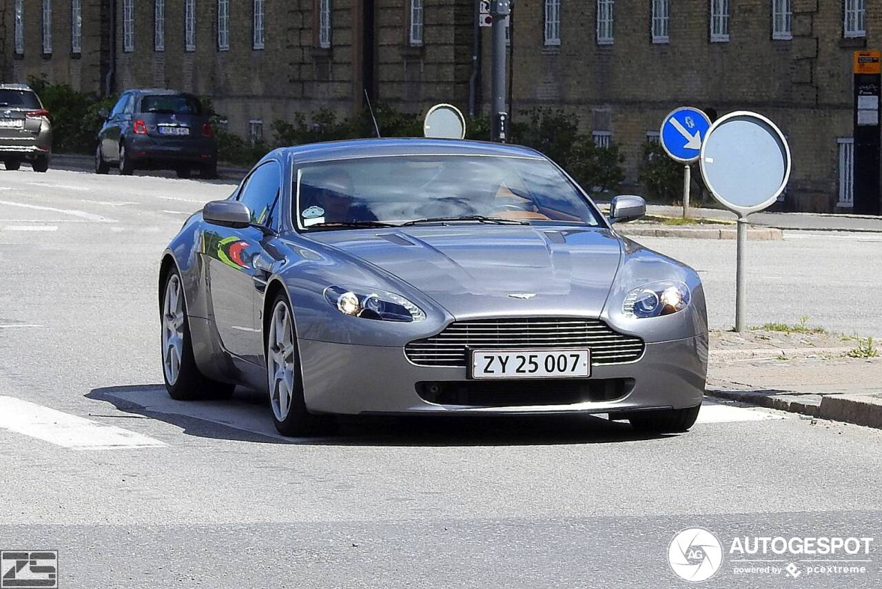 Aston Martin V8 Vantage