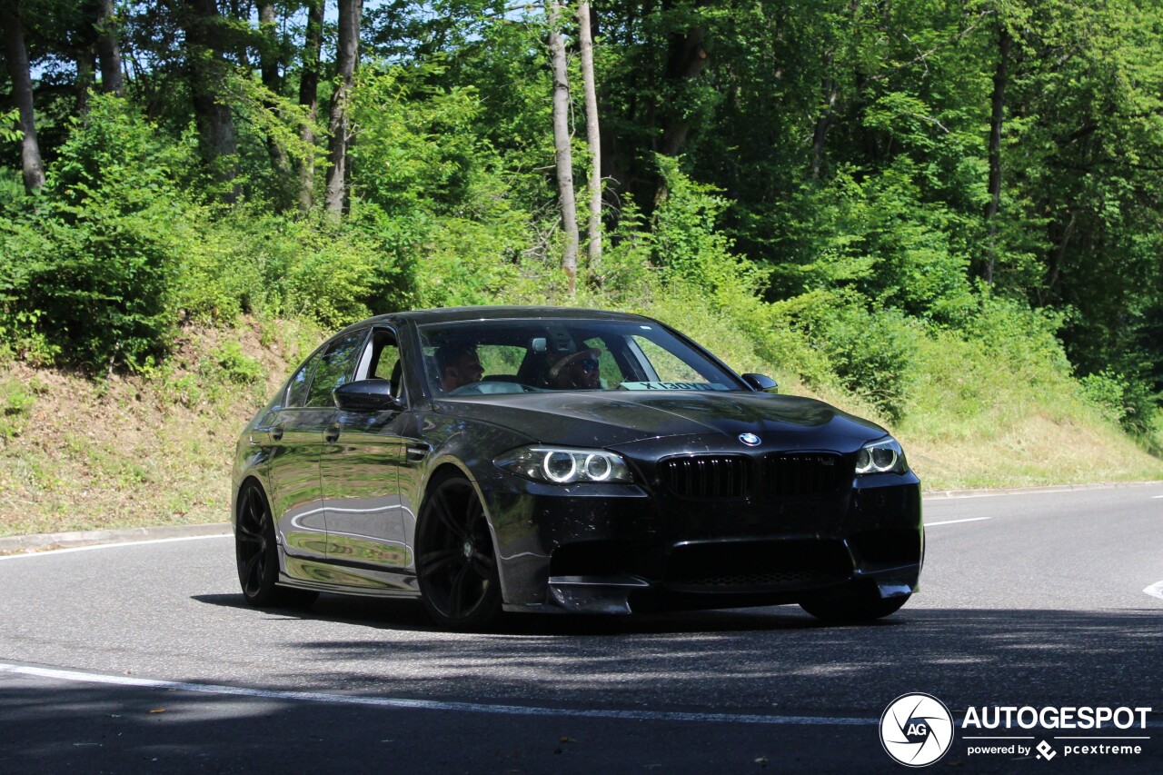 BMW M5 F10 2011