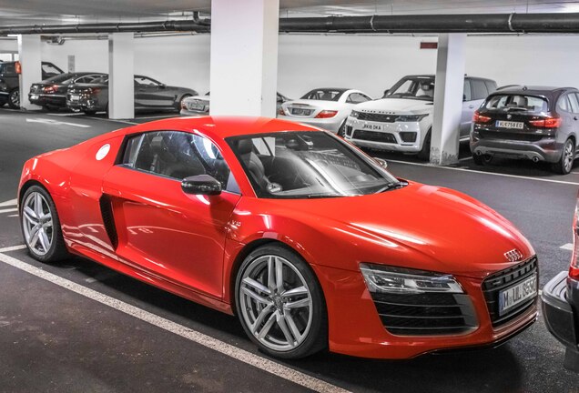 Audi R8 V10 Plus 2013