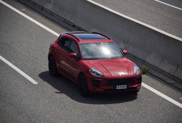 Porsche 95B Macan GTS