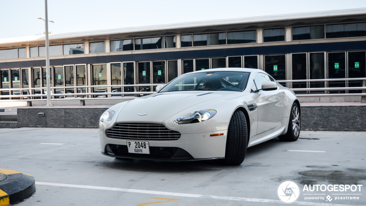 Aston Martin V8 Vantage 2012