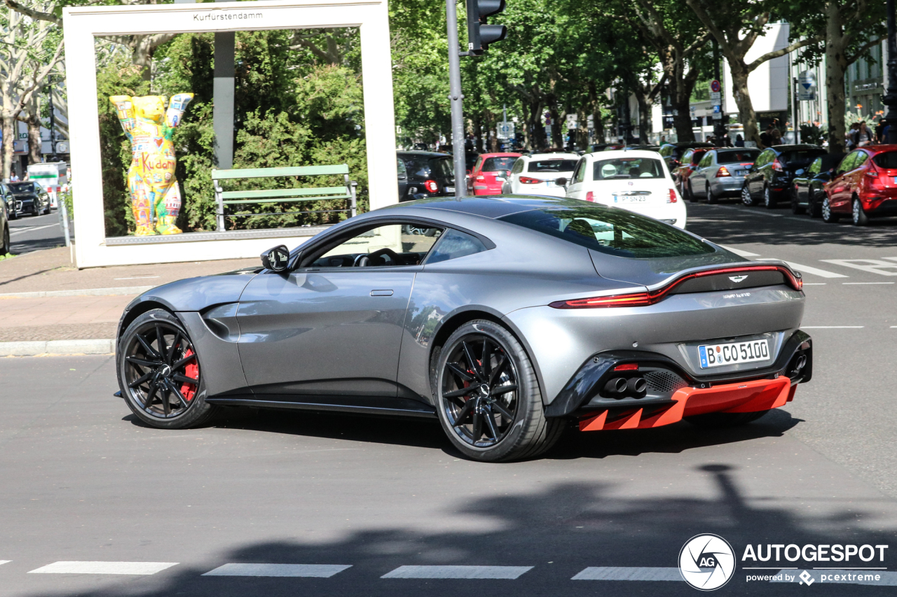 Aston Martin V8 Vantage 2018