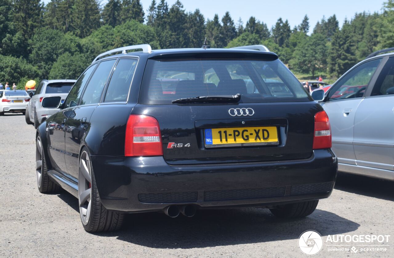 Audi RS4 Avant B5