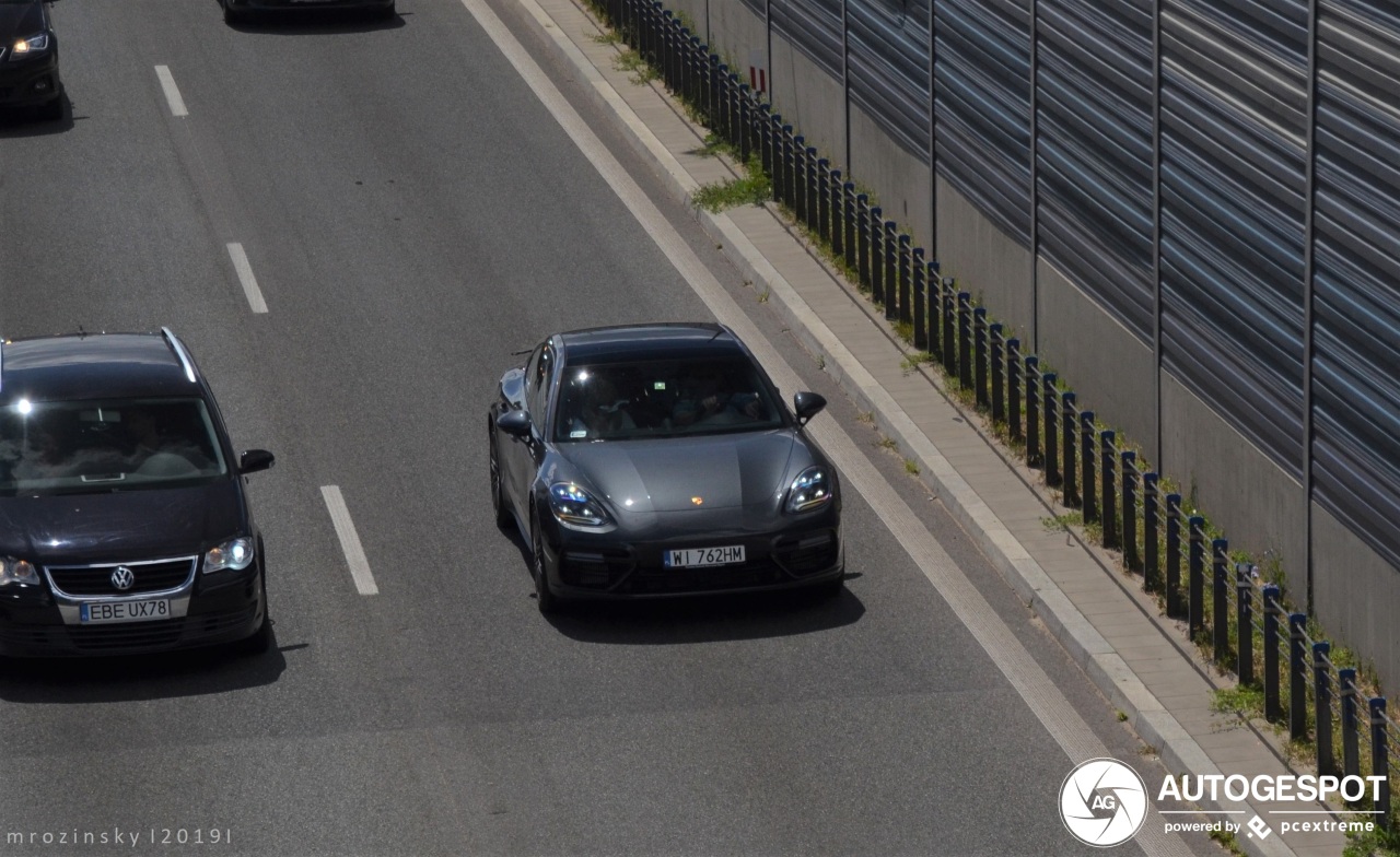 Porsche 971 Panamera Turbo