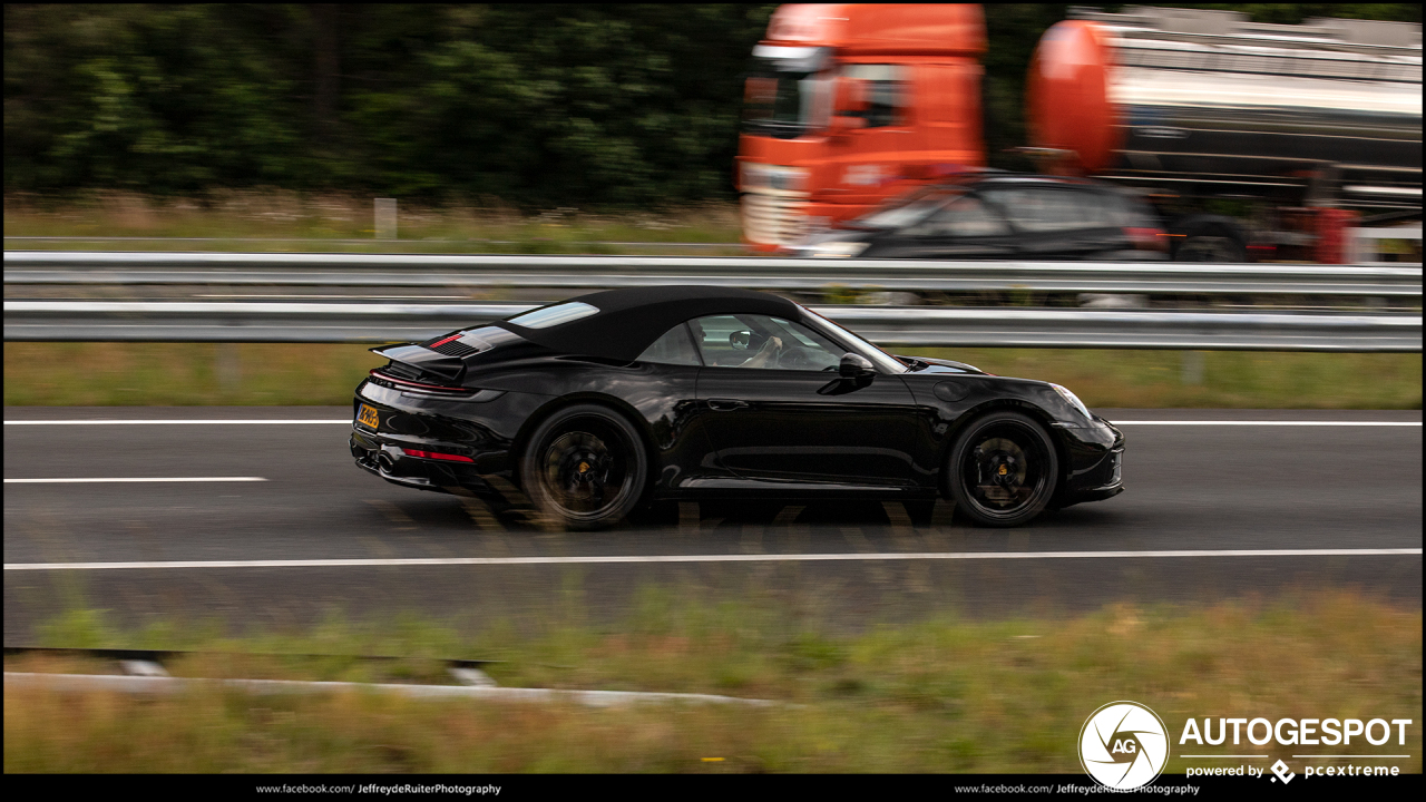 Porsche 992 Carrera 4S Cabriolet