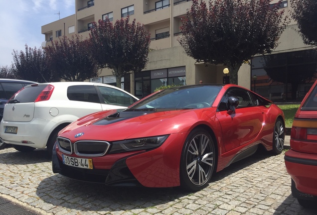 BMW i8 Protonic Red Edition