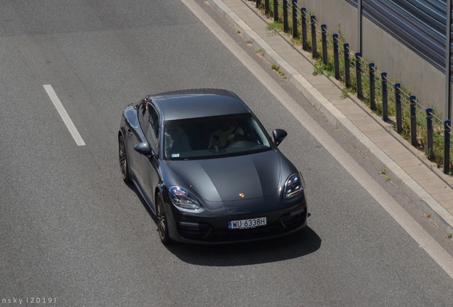 Porsche 971 Panamera Turbo