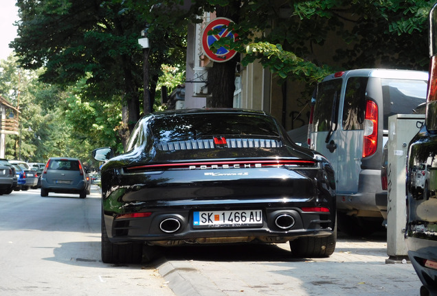 Porsche 992 Carrera 4S