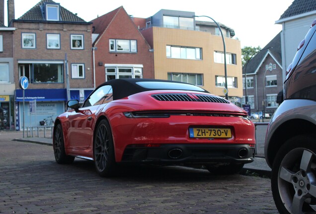 Porsche 992 Carrera 4S Cabriolet