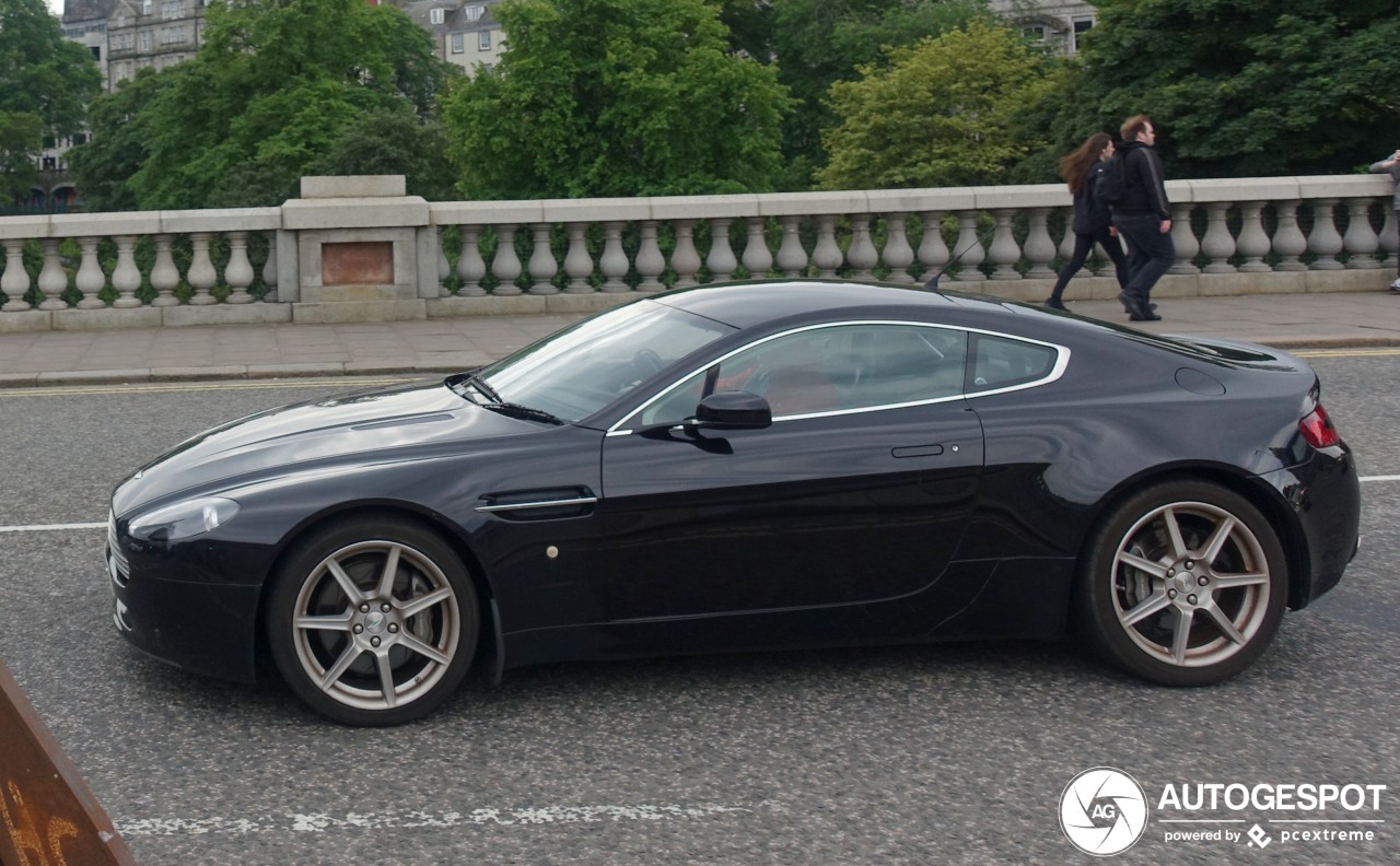 Aston Martin V8 Vantage