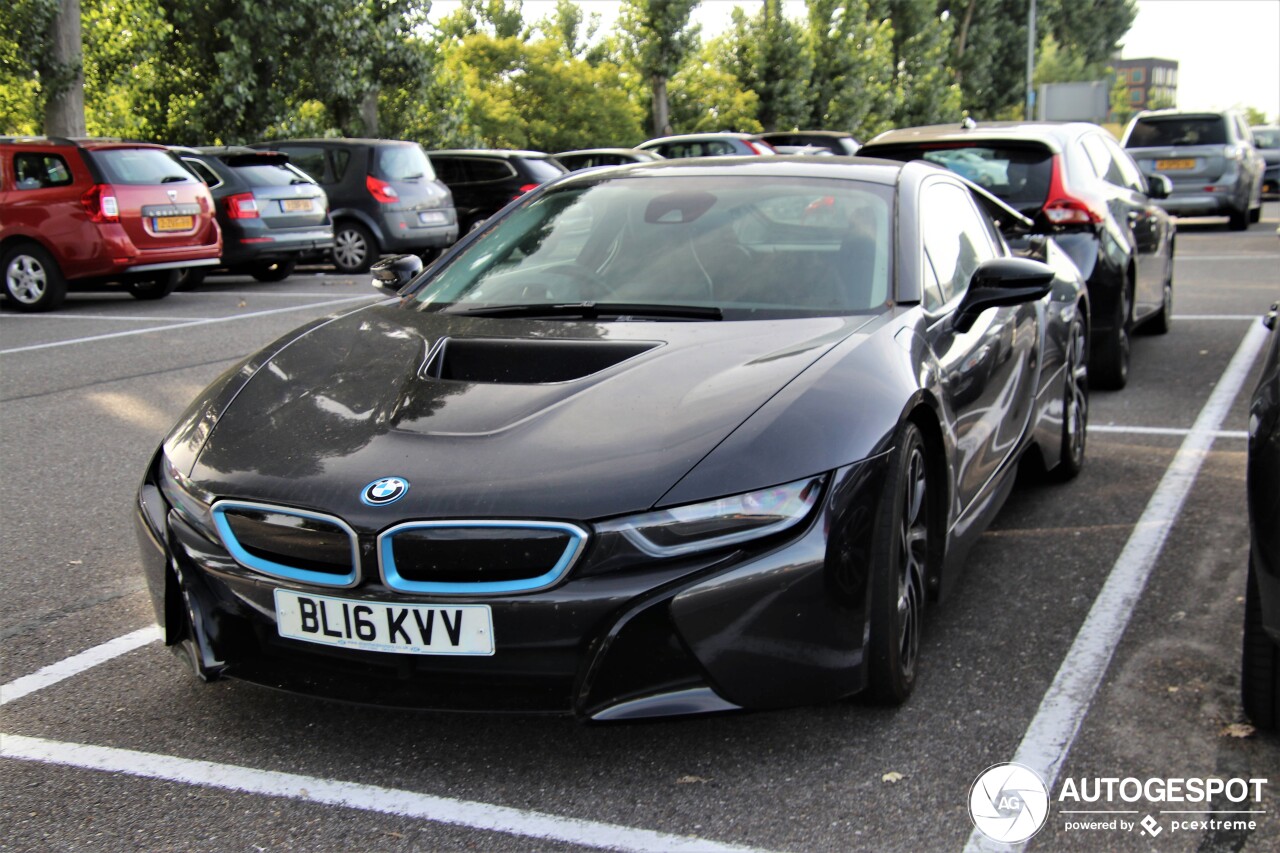 BMW i8