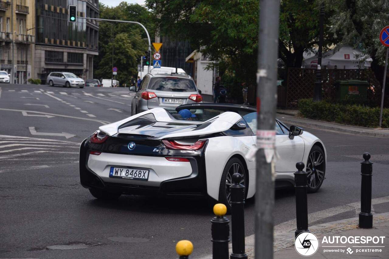 BMW i8 Roadster