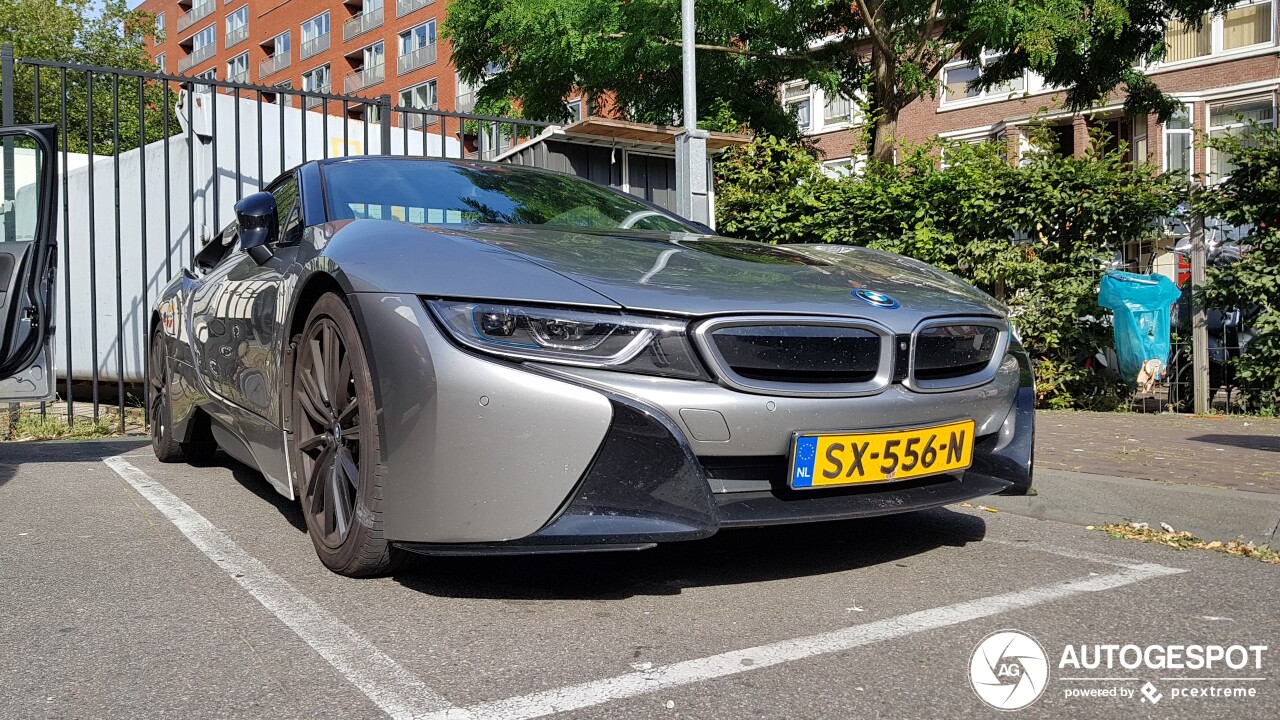 BMW i8 Roadster