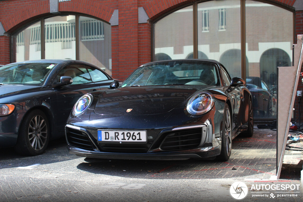 Porsche 991 Carrera 4S Cabriolet MkII